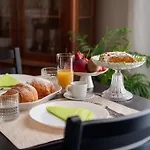 Casa Del Marchese ريبوسْتو